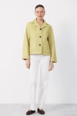 Chaqueta amarilla efecto piel