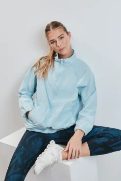 Chaqueta cortavientos azul