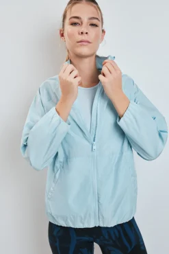 Chaqueta cortavientos azul
