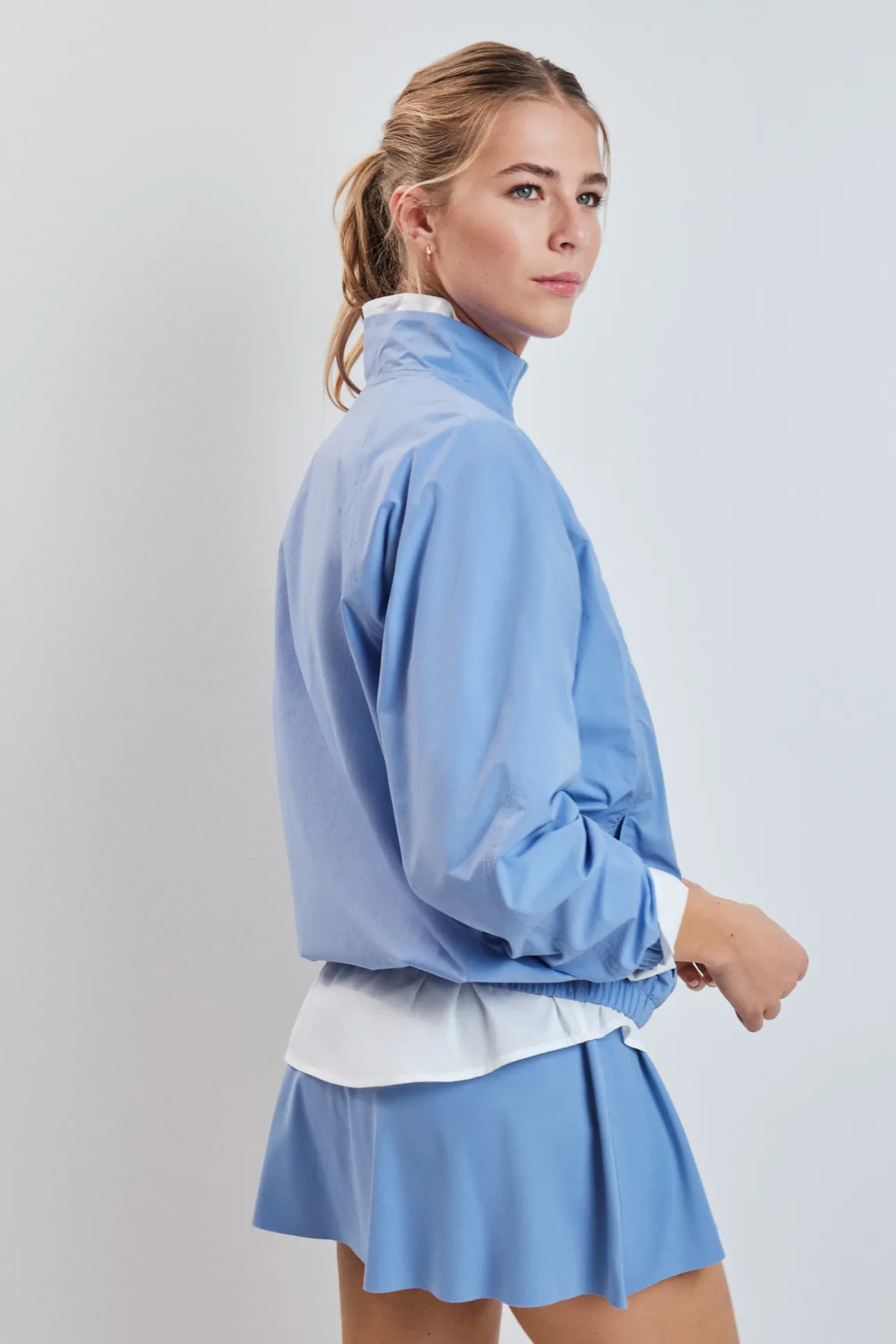 Chaqueta cortavientos bomber azul