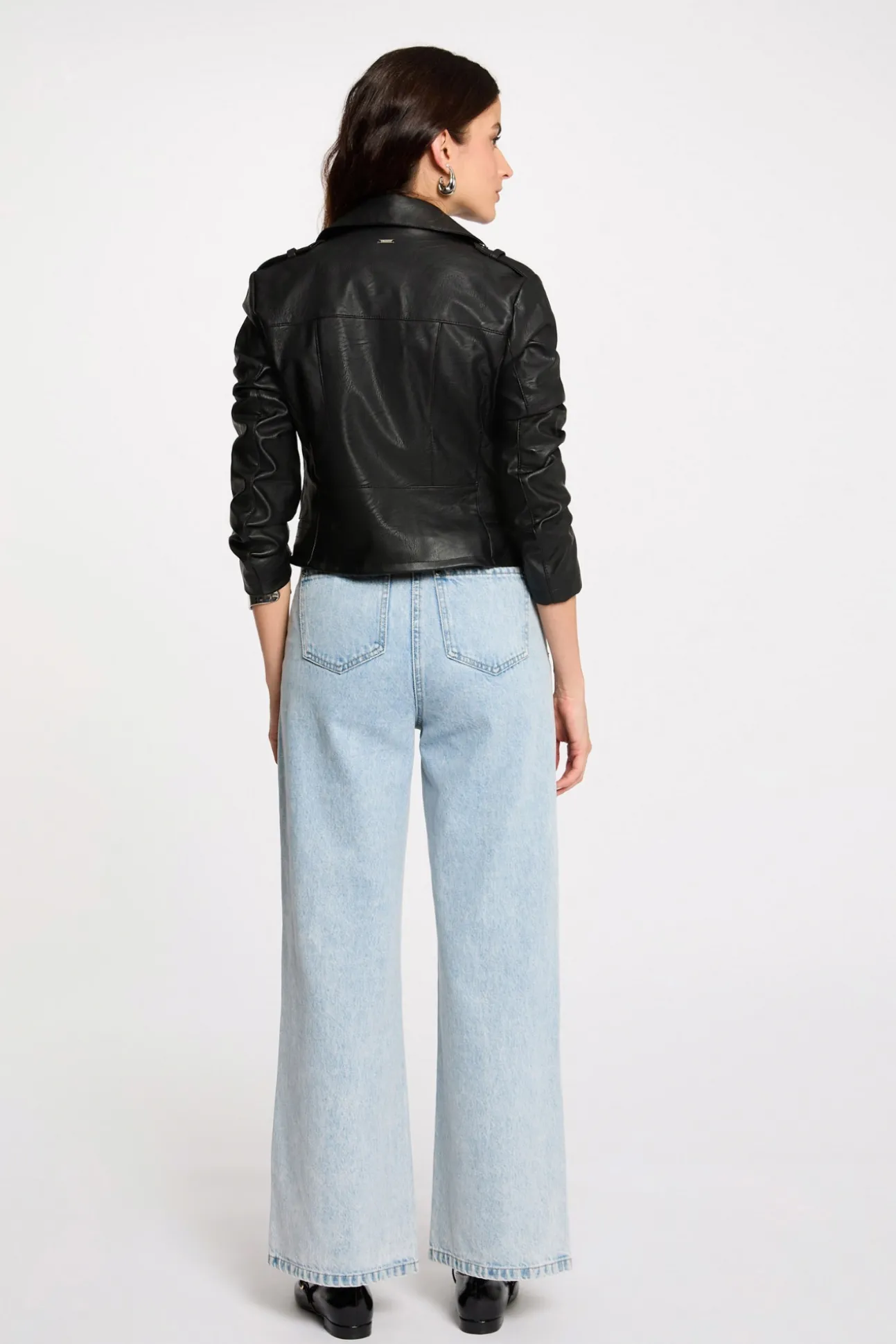 Chaqueta recta cuello con muescas