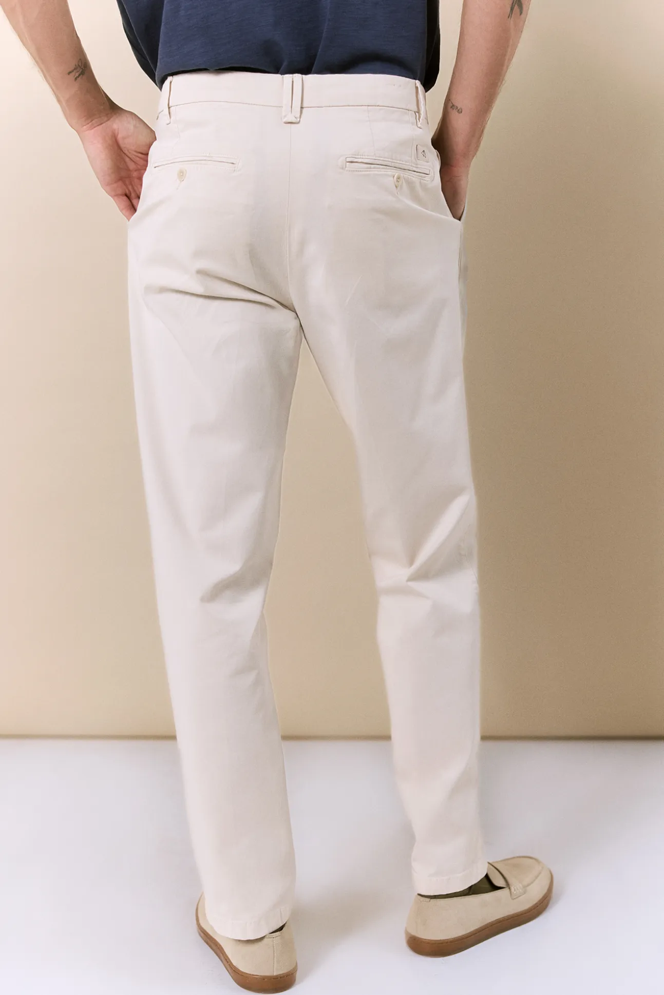 Chino con pinzas regular