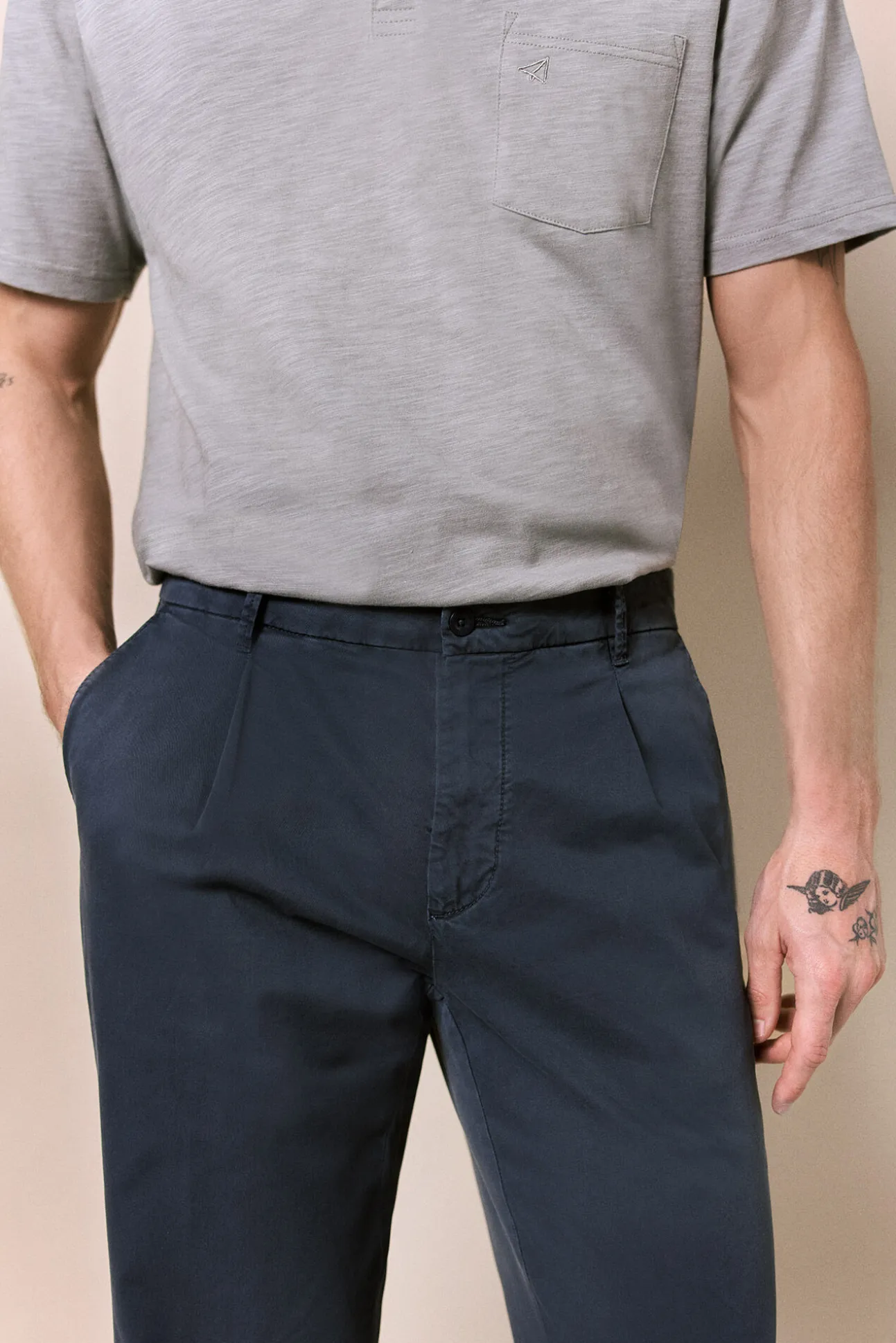 Chino con pinzas regular