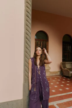 Cira. Blusa bordada