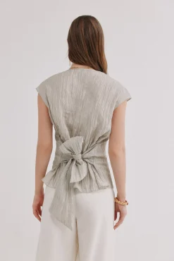 Claudia. Top con textura plisada