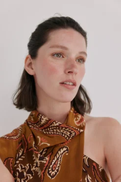 Cornelia. Blusa asimétrica