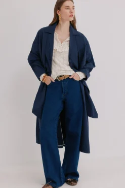 Darelle. Gabardina con lazada
