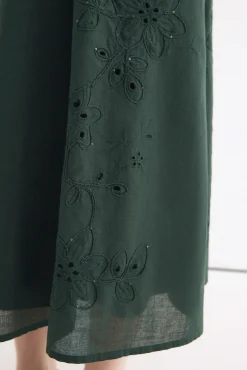 Falda algodón bordados