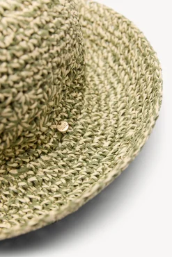 Larisa. Sombrero bucket rafia