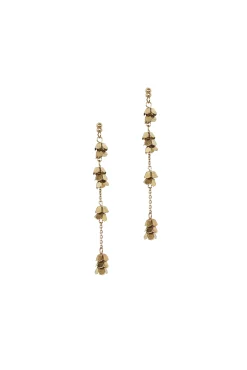 Lea. Pendientes de flores bañados en oro