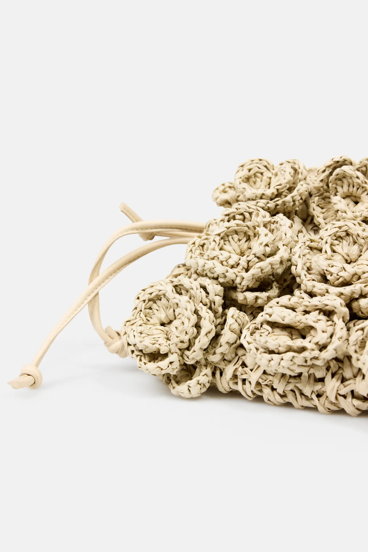 Nekane. Bolso fibras naturales con flores