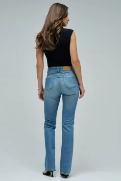Pantalón acampanado