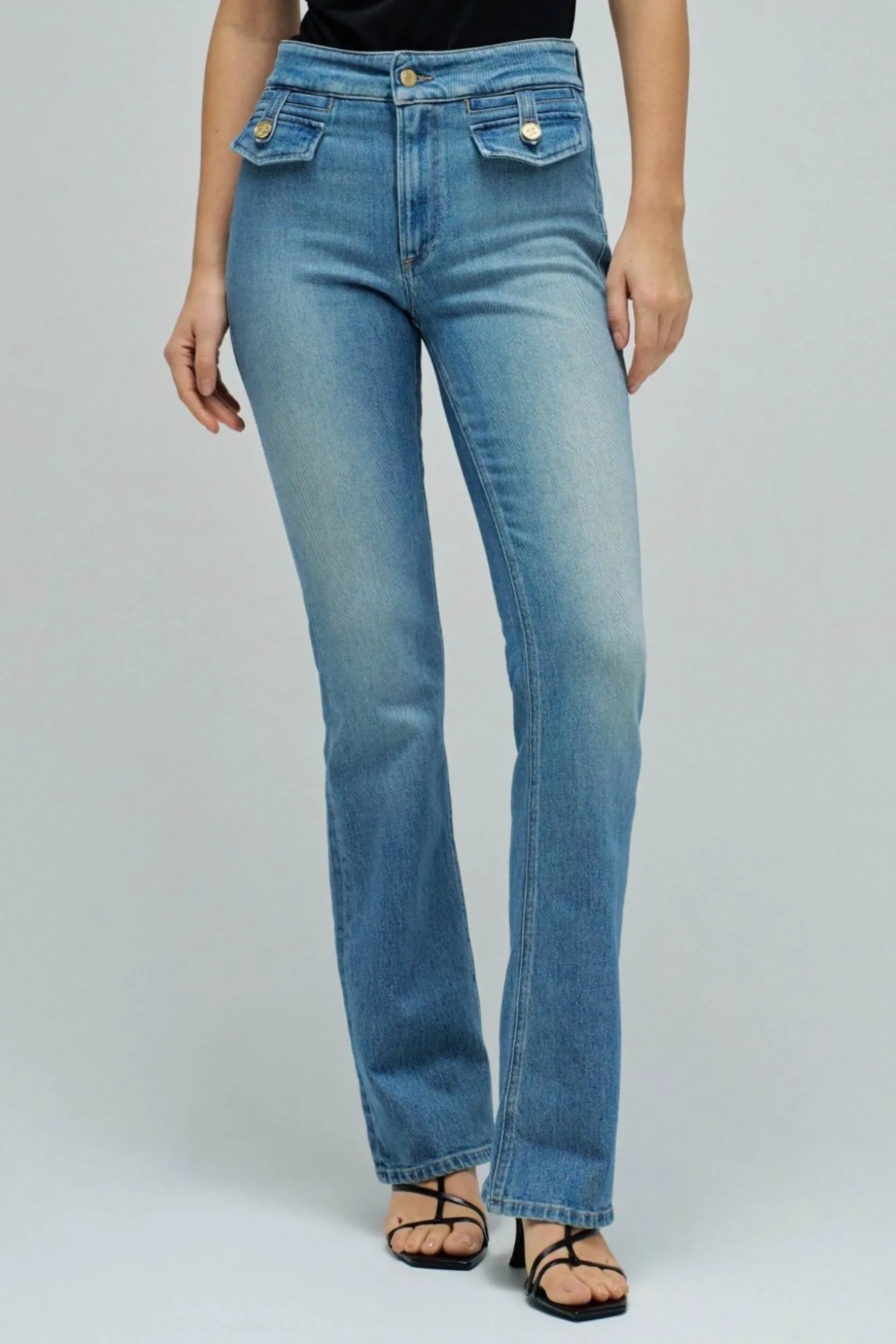 Pantalón acampanado