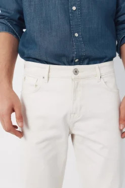 Pantalón 5 bolsillos color regular fit