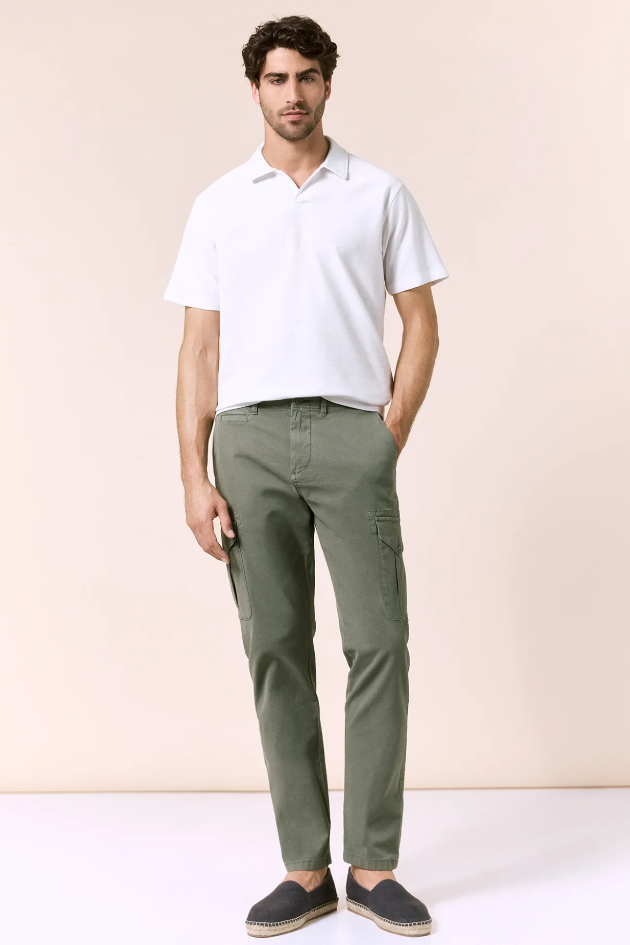 Pantalón cargo slim
