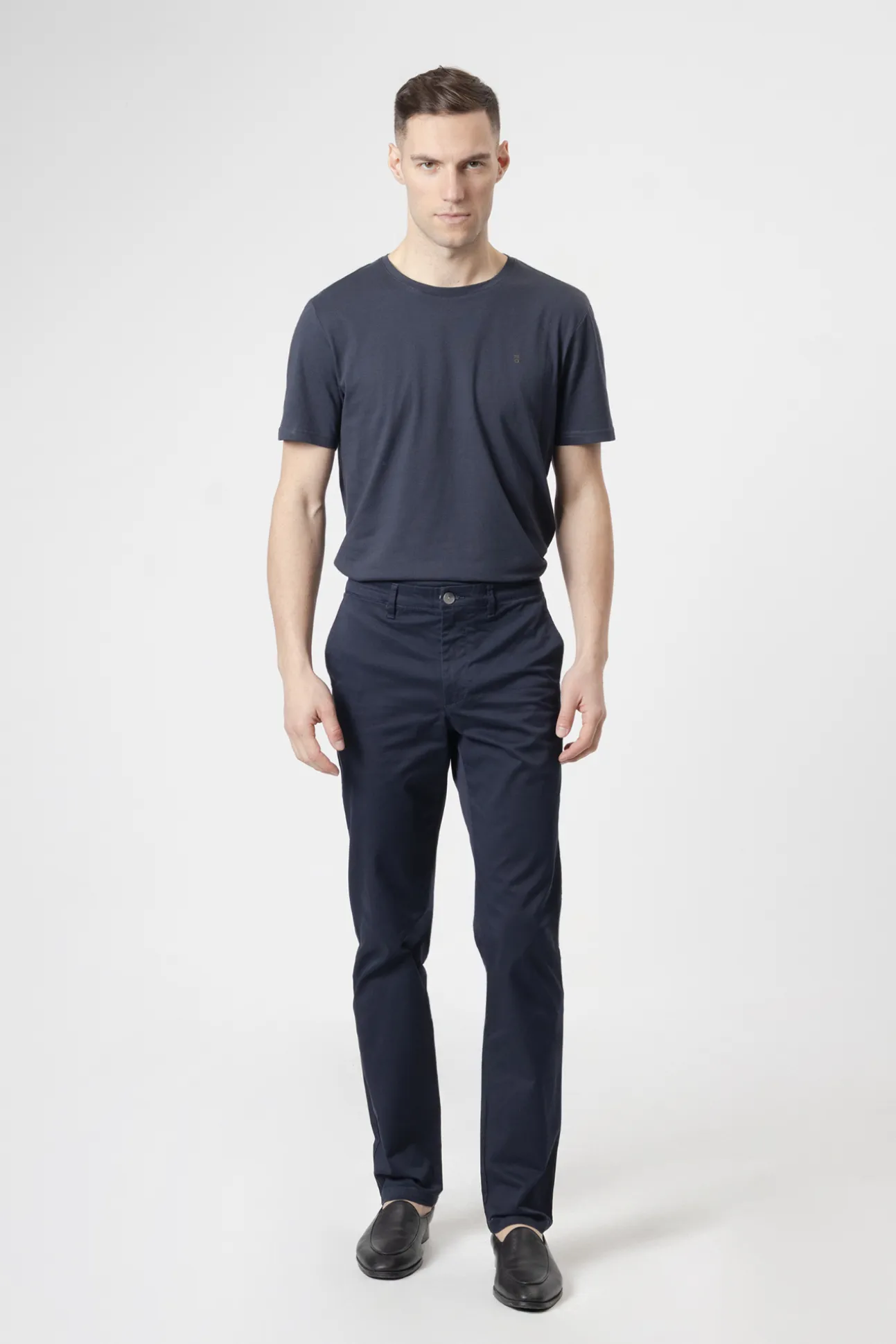 Pantalón chino algodón slim fit