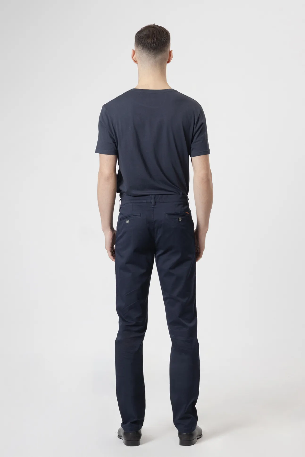 Pantalón chino algodón slim fit