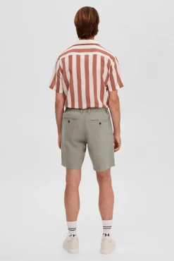 Pantalón chino corto