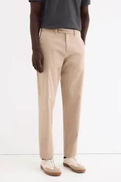Pantalón chino estructura regular fit