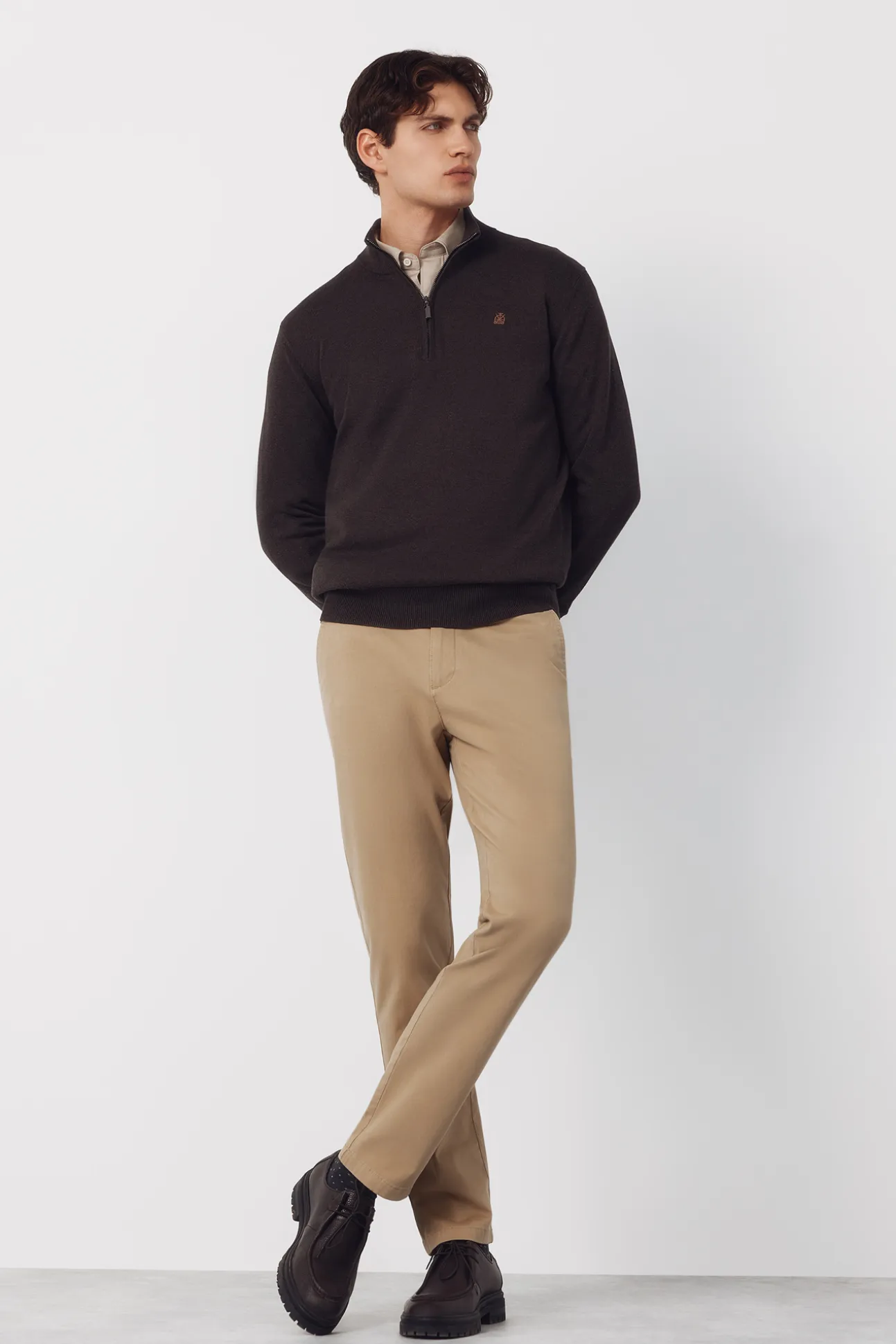 Pantalón chino regular fit
