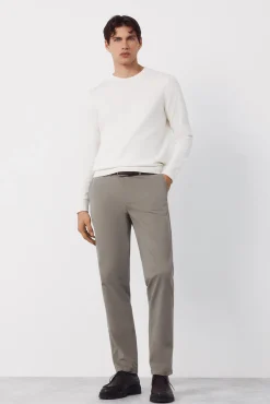 Pantalón chino regular fit