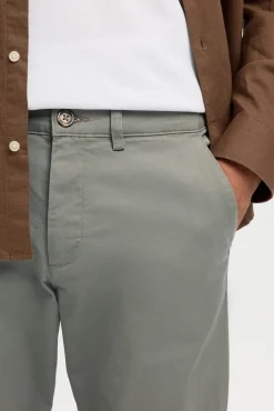 Pantalón chino Slim Fit confeccionado con algodón orgánico