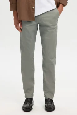 Pantalón chino Slim Fit confeccionado con algodón orgánico