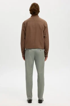 Pantalón chino Slim Fit confeccionado con algodón orgánico