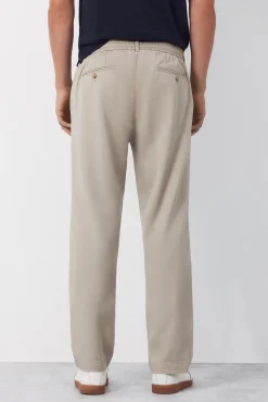 Pantalón chino tapered ligero