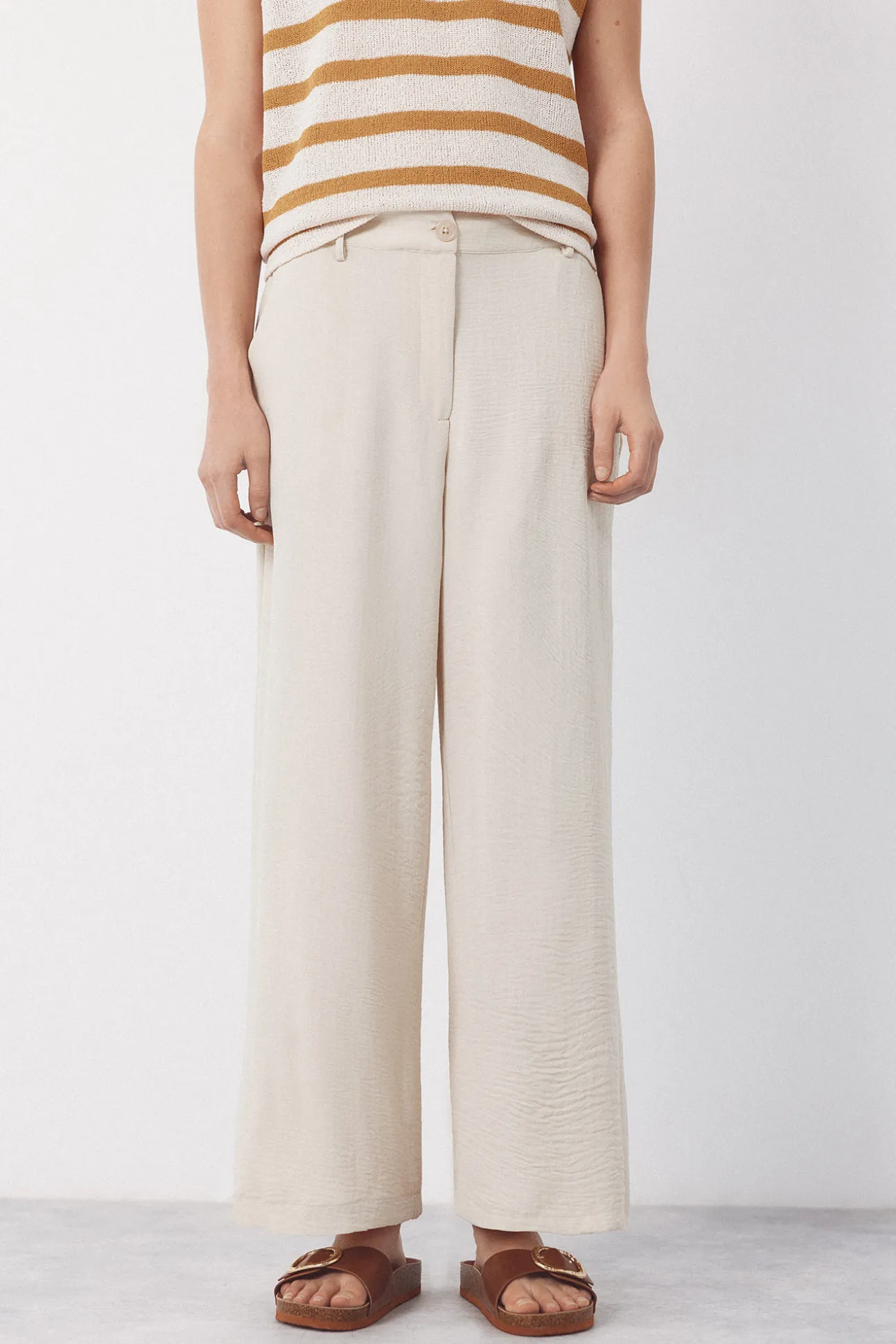 Pantalón con textura