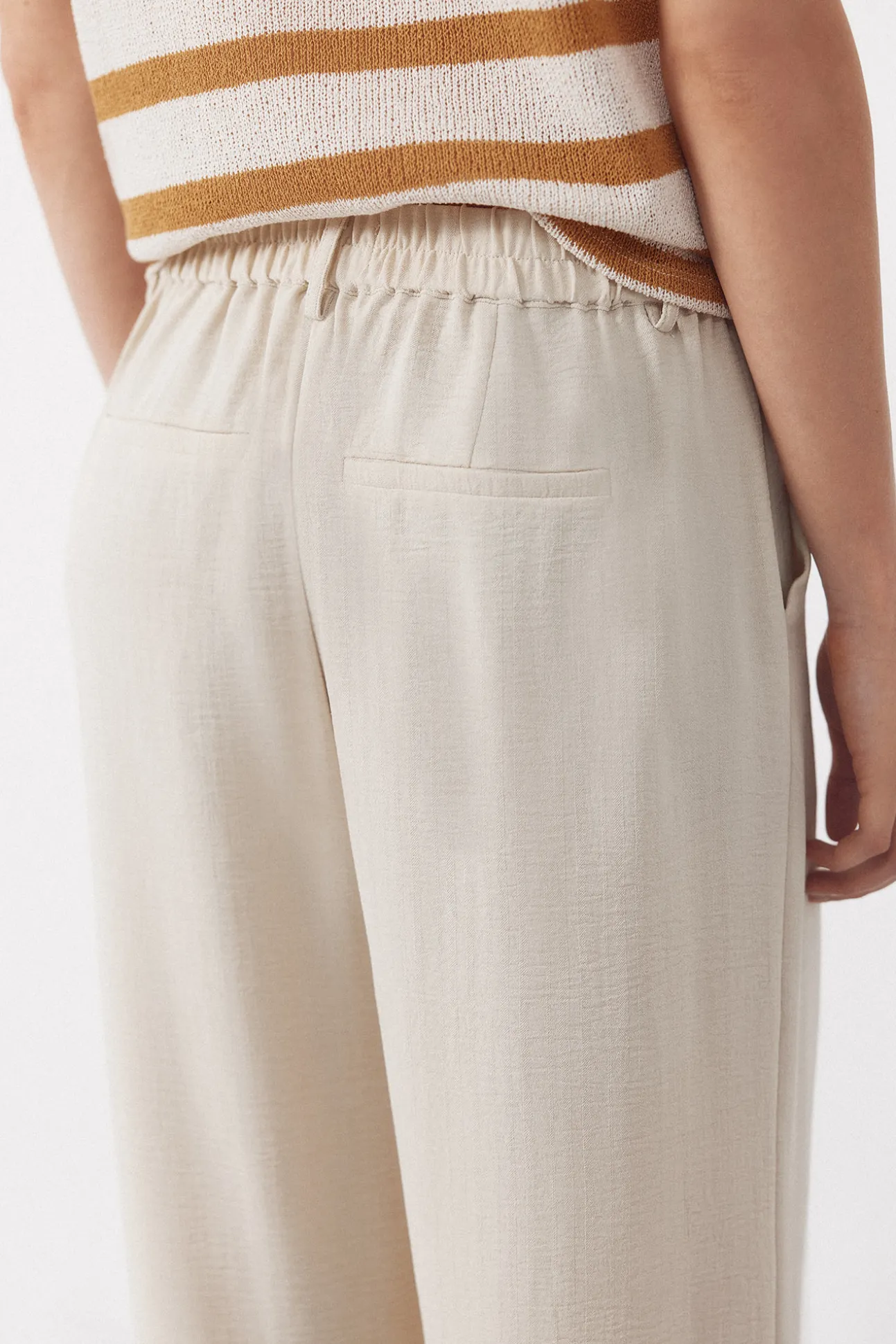 Pantalón con textura