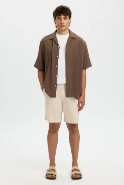 Pantalón corto de con bolsillos laterales