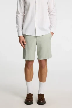 Pantalón corto de lino