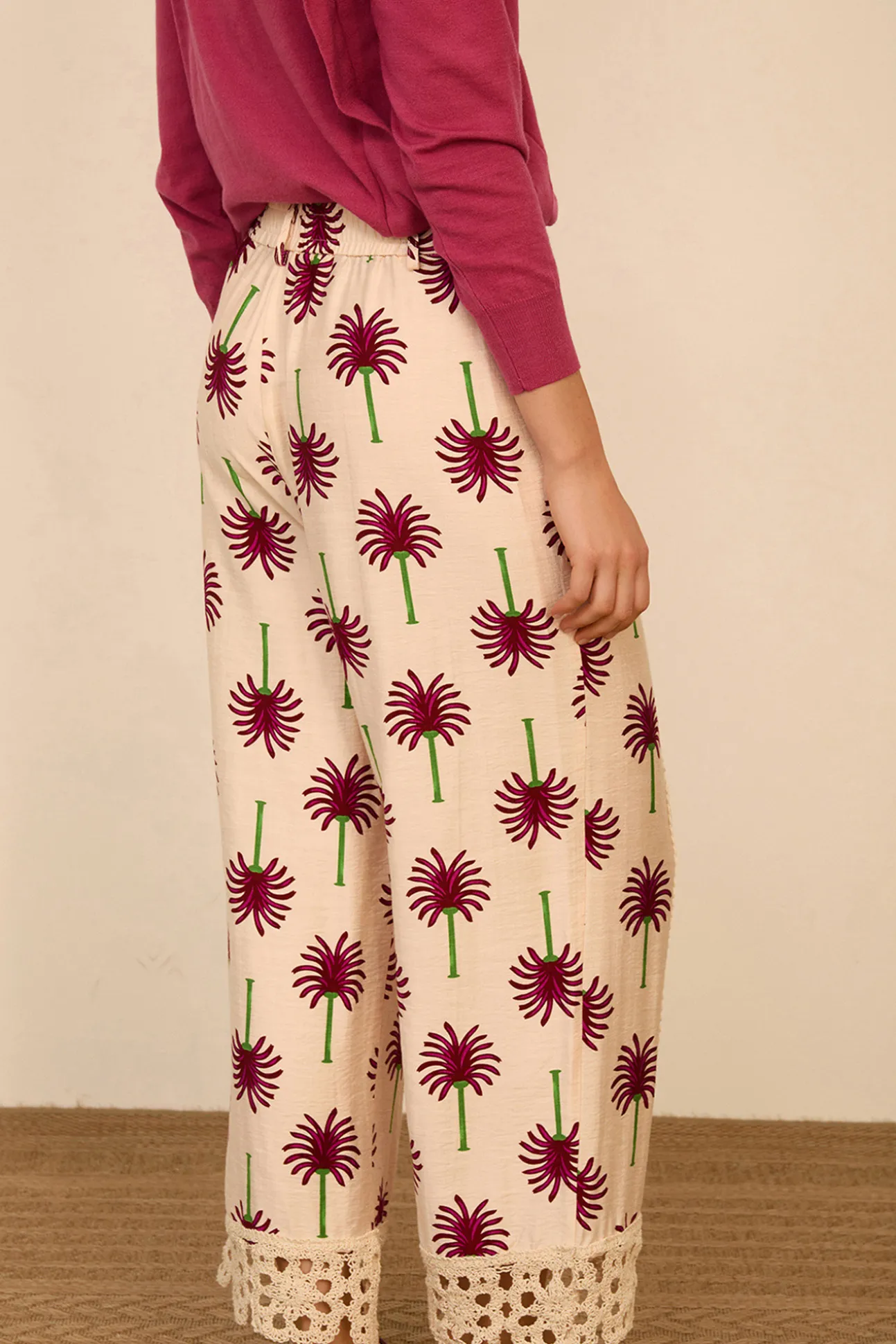 Pantalón cropped estampado