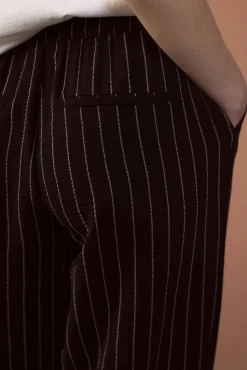 Pantalón de pata ancha