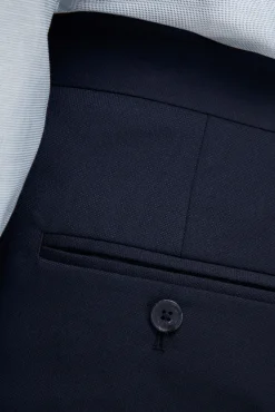 Pantalón de traje Slim Fit confeccionado con materiales reciclados