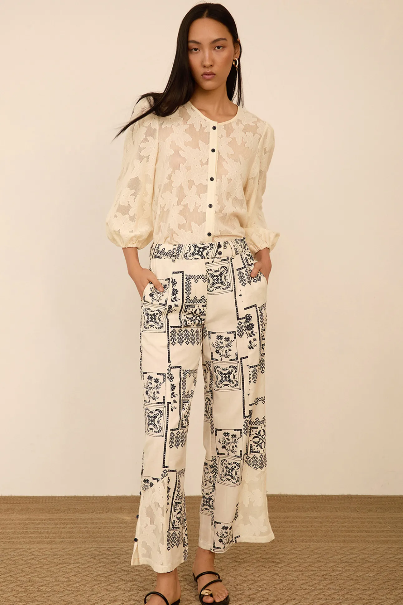 Pantalón estampado bimateria
