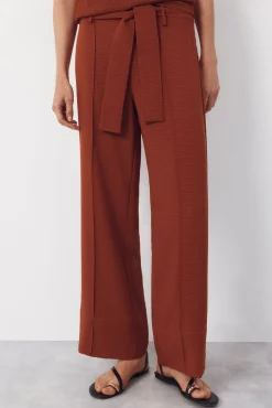 Pantalón estructura fluído