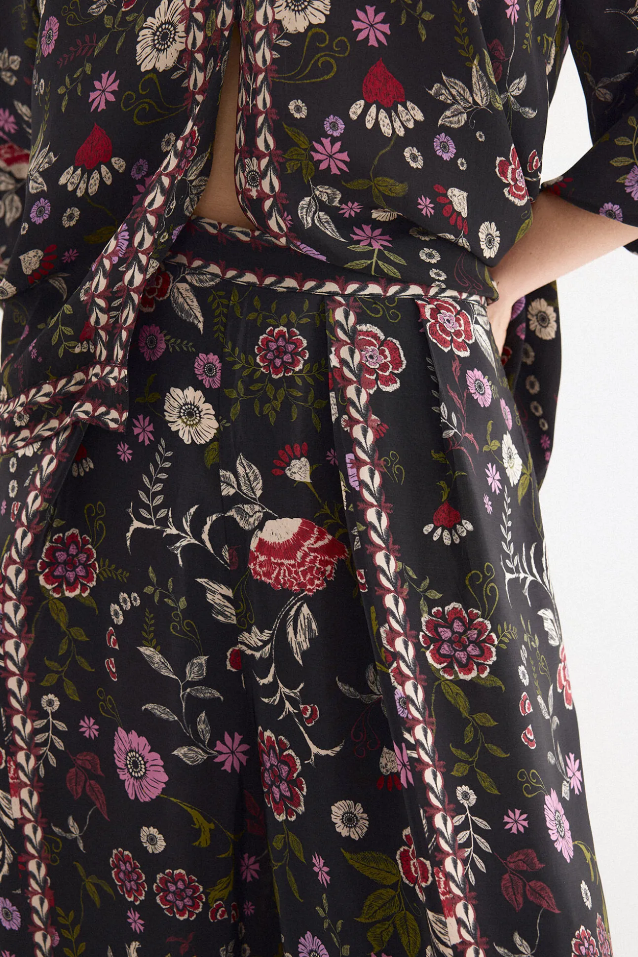 Pantalón fluido estampado
