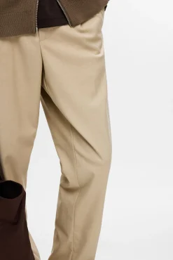 Pantalón informal con pinza