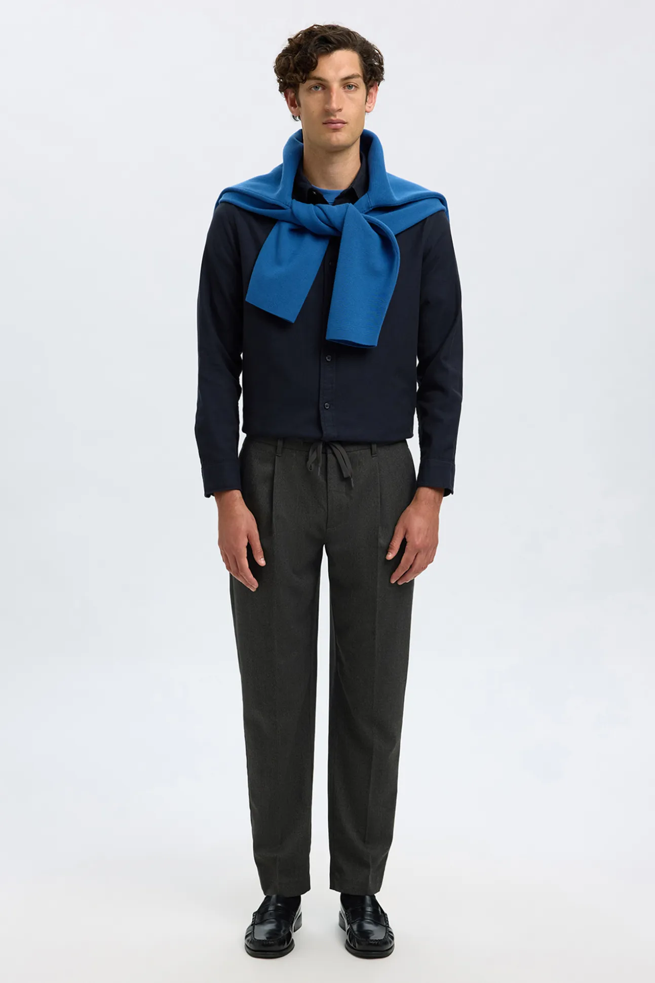 Pantalón informal con pinza