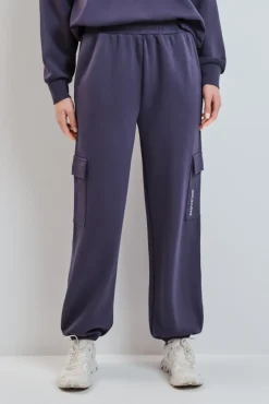 Pantalón largo ancho gris