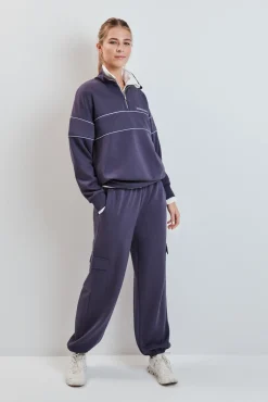 Pantalón largo ancho gris