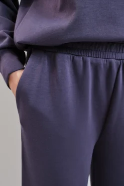 Pantalón largo ancho gris