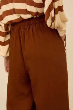Pantalón largo bordado
