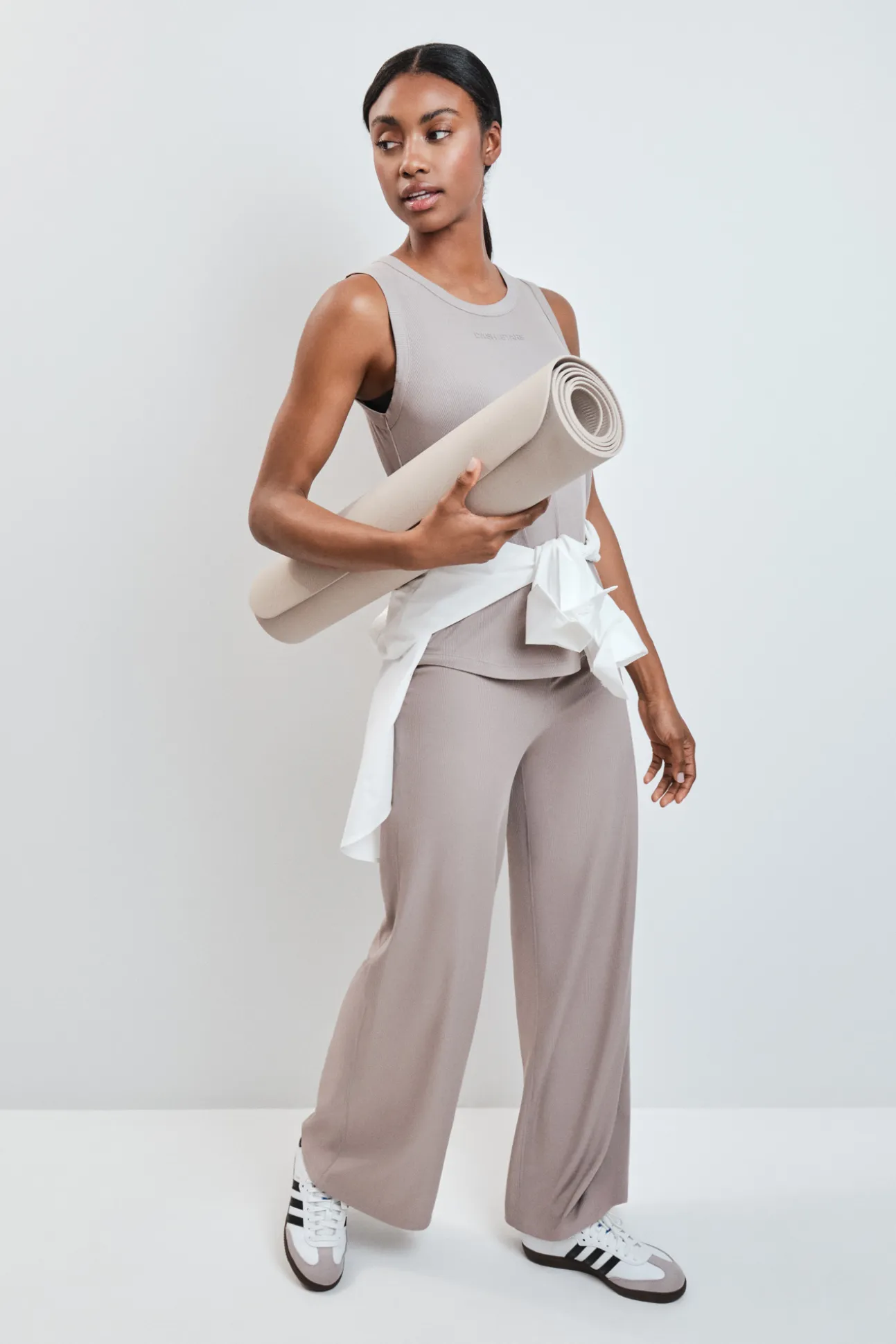 Pantalón largo palazzo rib beige
