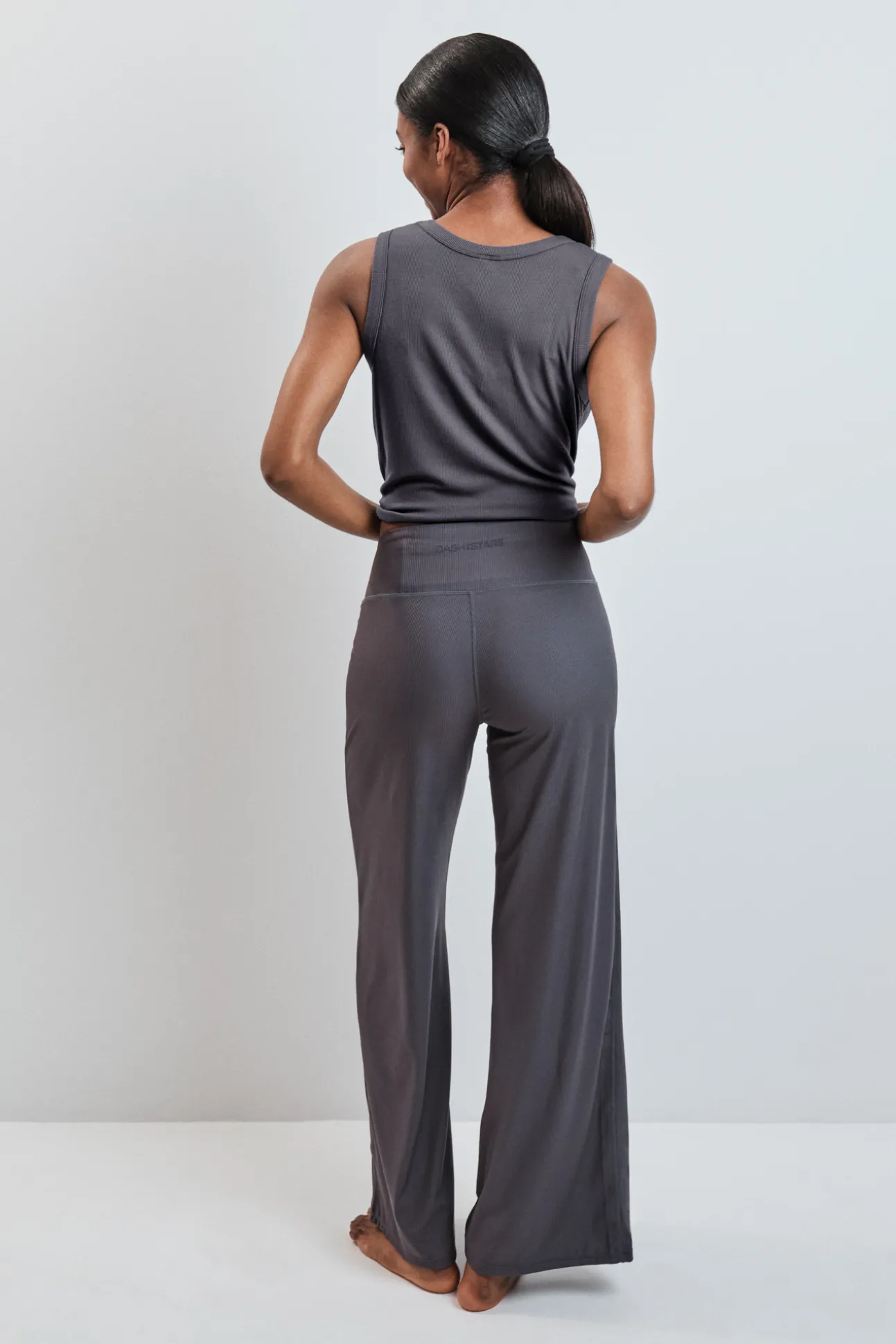 Pantalón largo palazzo rib gris