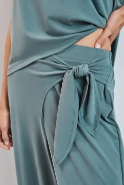Pantalón largo palazzo tacto suave verde