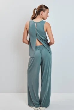 Pantalón largo palazzo tacto suave verde