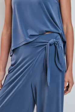 Pantalón largo palazzo tacto suave azul